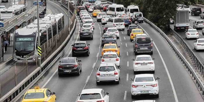 Okullar açıldı, ilk gün trafikte yoğunluk oluştu