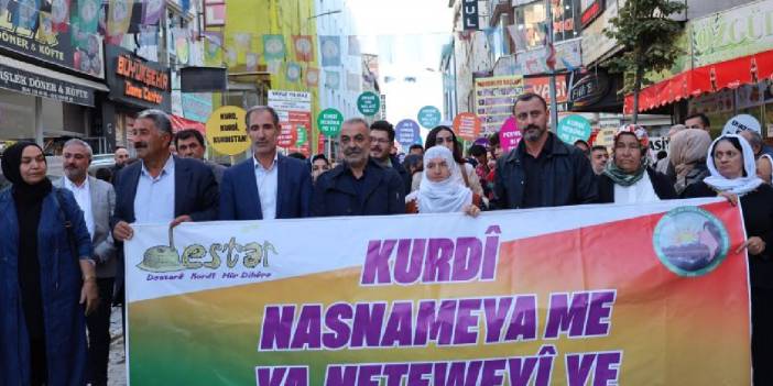 Van'da dil kurumlarına baskın ve gözaltı protestosu: Varlığımıza yönelik saldırılardır