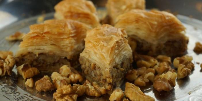 Baklava yedikten sonra mutlaka bunu yapın. Yoksa zararı büyük oluyor