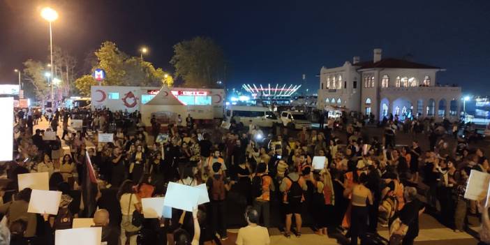 Kadıköy'de Gebze’deki hayvan katliamı protesto edildi