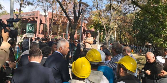 Kurtuluş Parkı, açlık grevine giren Fernas işçilerine kapatıldı: Bir işçi baygınlık geçirdi