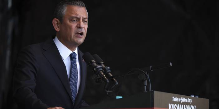 CHP lideri Özgür Özel'den Ahmet Özer'in gözaltına alınmasına tepki: Çirkin oyunu, büyük kumpası görüyoruz