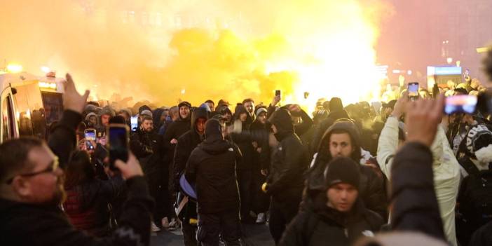 Amsterdam diken üstünde: Gözaltı sayısı 62'ye çıktı