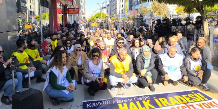 KESK'ten Van'da kayyım protestosu: 'Seçilmiş belediye eşbaşkanlarını göreve iade edin'