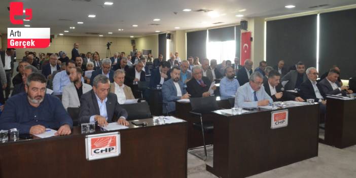 Adana Büyükşehir Belediyesi'nde bütçe tartışması: 'Sarayın yedi günlük harcaması'