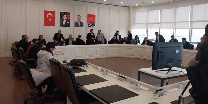 16 günün ardından: CHP'li Esenyurt Belediye Meclis üyeleri meclis odalarına girdi