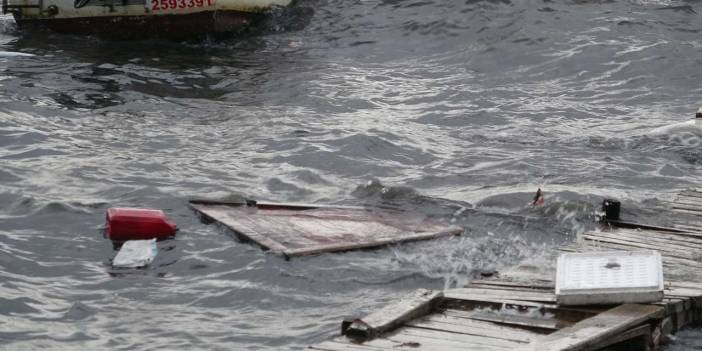 Kocaeli’de sağanak ve fırtına nedeniyle tekneler battı