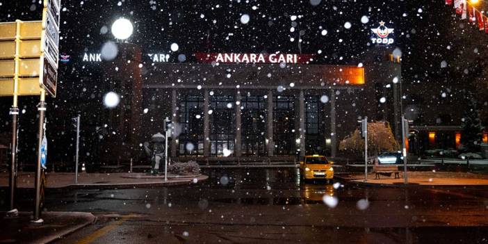 Ankara'da kar yağışı etkili oldu