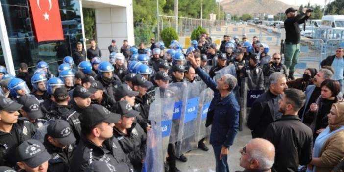 Mardin'de kayyım protestolarında gözaltına alınan iki kişi tutuklandı