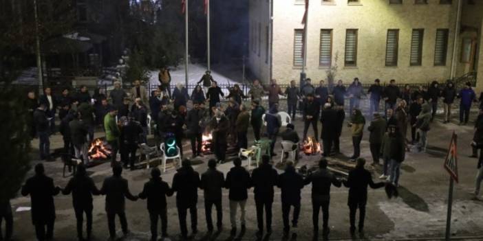 Bahçesaray'da kayyım protestosu sürüyor