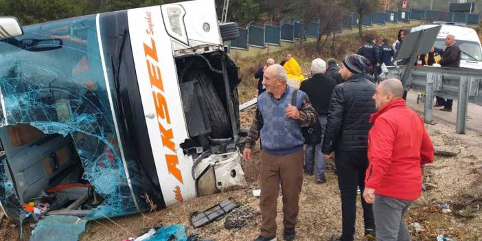 Isparta'da yolcu otobüsü devrildi: 1 ölü, 24 yaralı